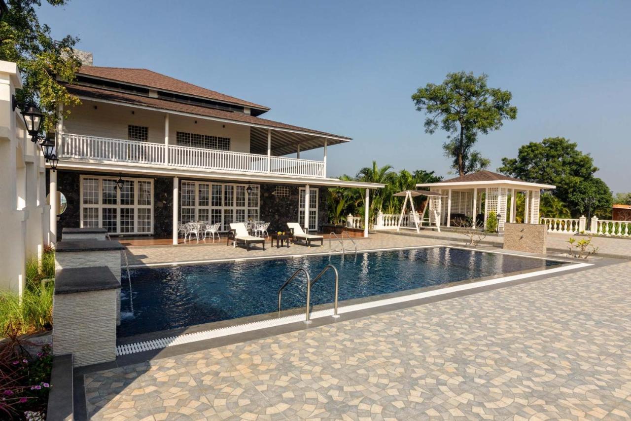 Stayvista's Lake La Vie: Tranquil Lakeside Villa with Pool and Farmland Views Nashik Exterior photo